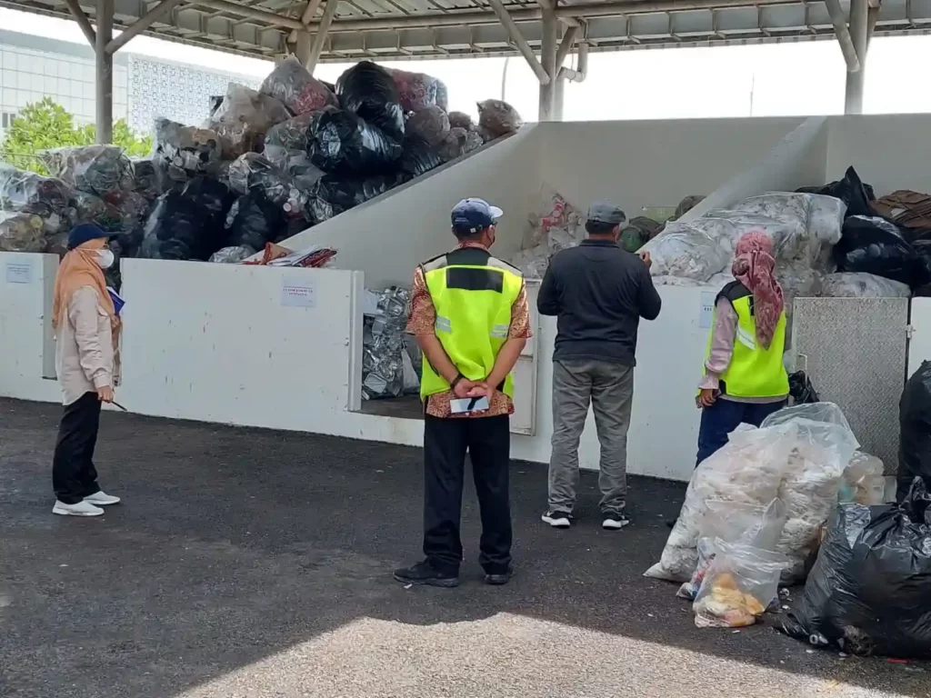 Kelola Sampah Bandara, PT Angkasa Pura I Operasikan Tempat Pengolahan Sampah Terpadu (TPST)